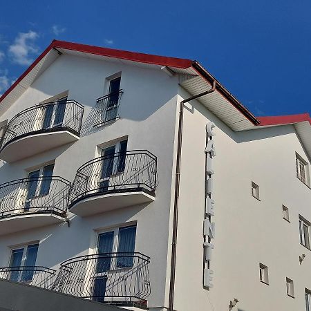 Caliente / Ozzy Hotel Unieście Eksteriør billede