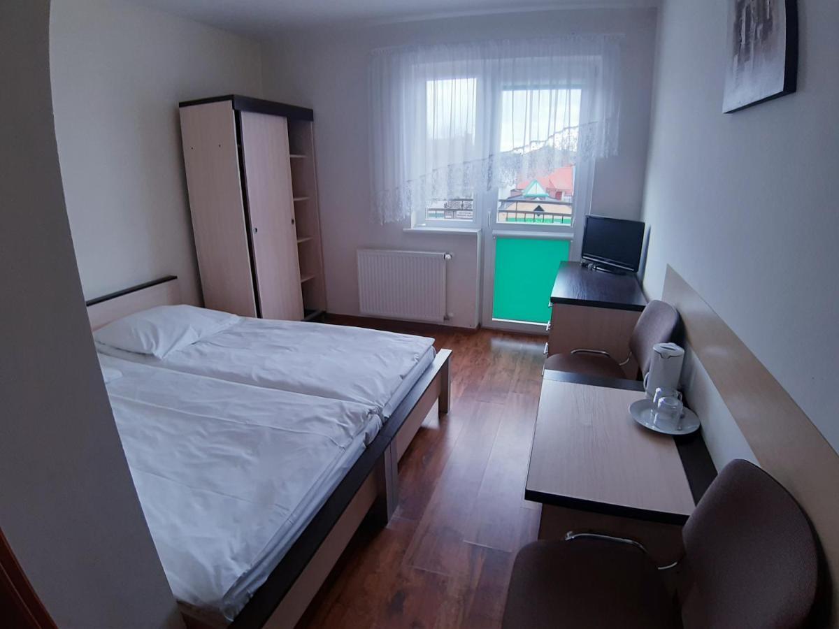 Caliente / Ozzy Hotel Unieście Eksteriør billede