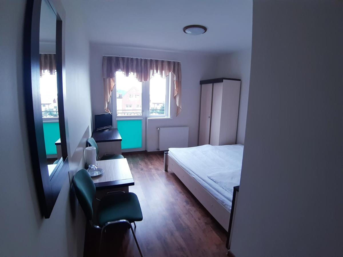 Caliente / Ozzy Hotel Unieście Eksteriør billede